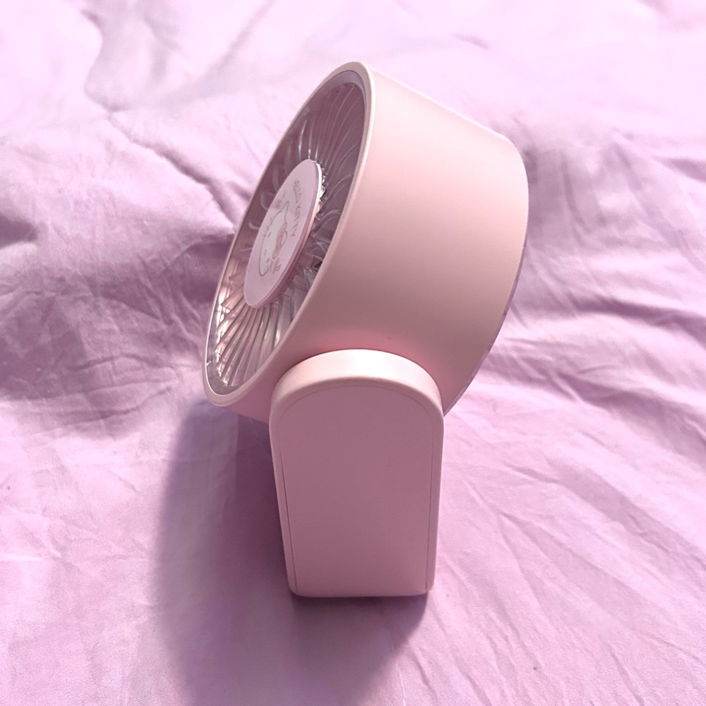 Hello Kitty Portable Desk Fan - Picture 3 of 4